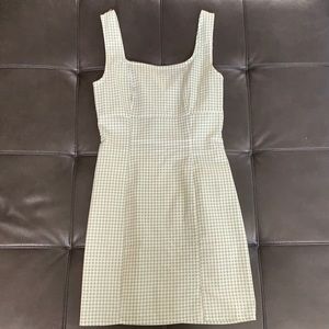 Super cute spring dress!